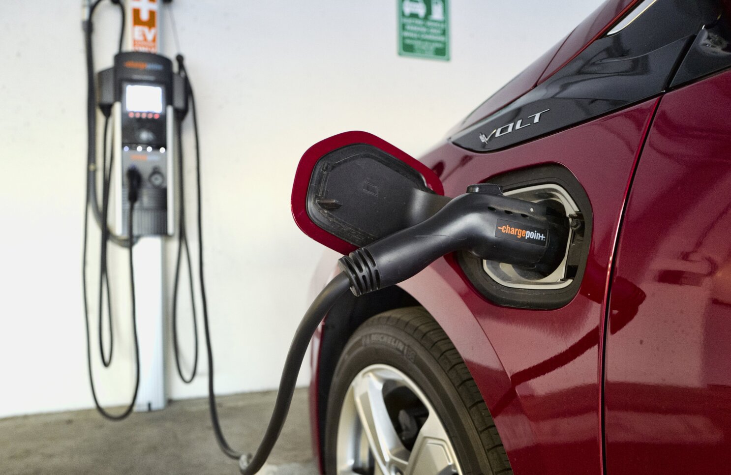 Electric car deals chargepoint stations
